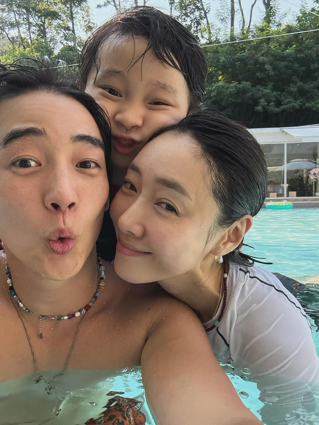 Photo shared by 이수빈, 빈주미 💕 on July 29, 2025 tagging @thinker.bell____. May be an image of 3 people, people swimming, pool and text.