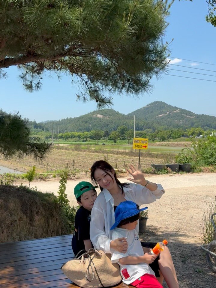 binlog88 게시물 이미지: 정말 오랜만에 고열로 예민초예민러 ㅋㅋ 
그와중에 해인이가 뜨끈한 물 떠다주고...