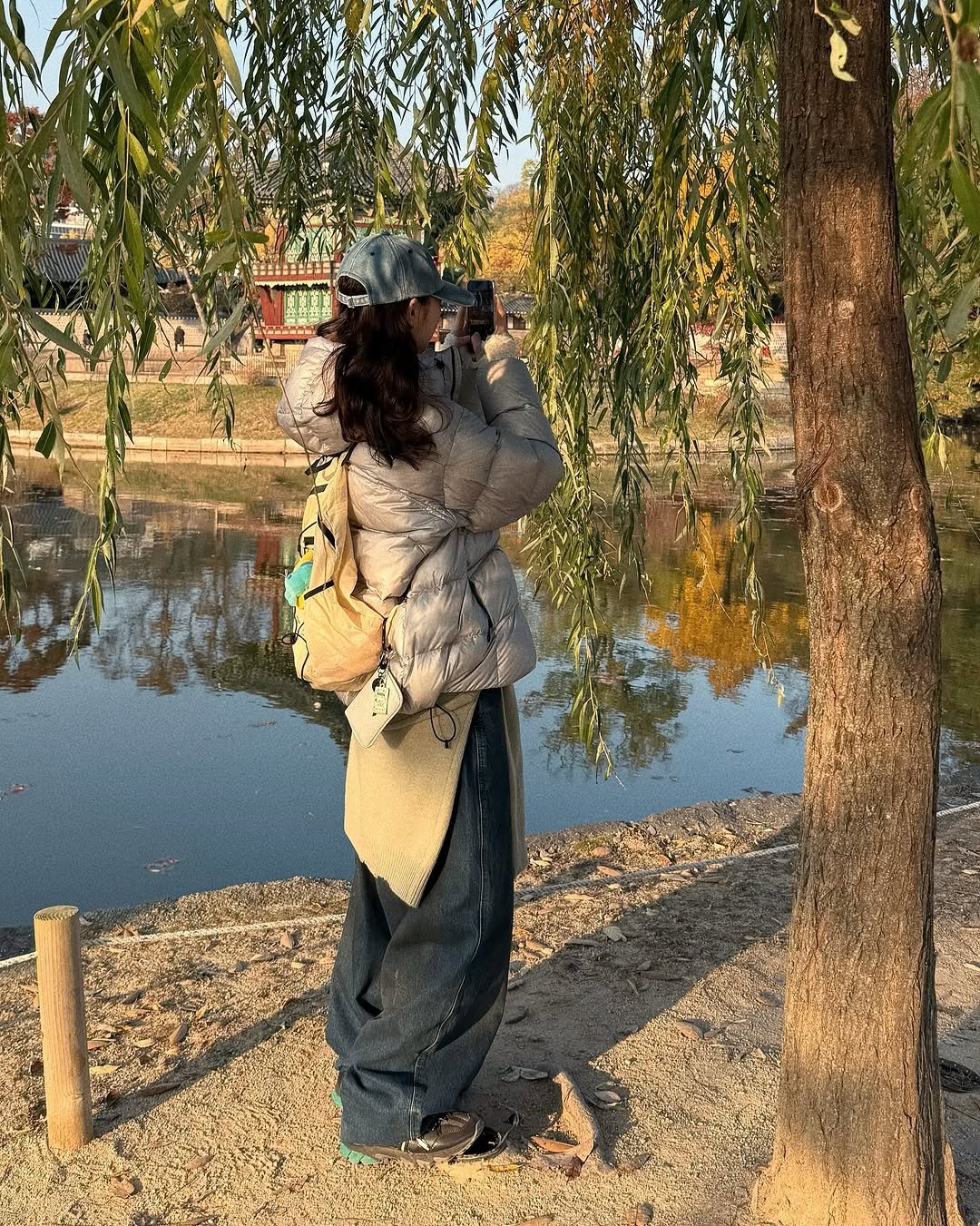 Photo by 현뱌 on November 15, 2025. May be an image of standing, park and text.