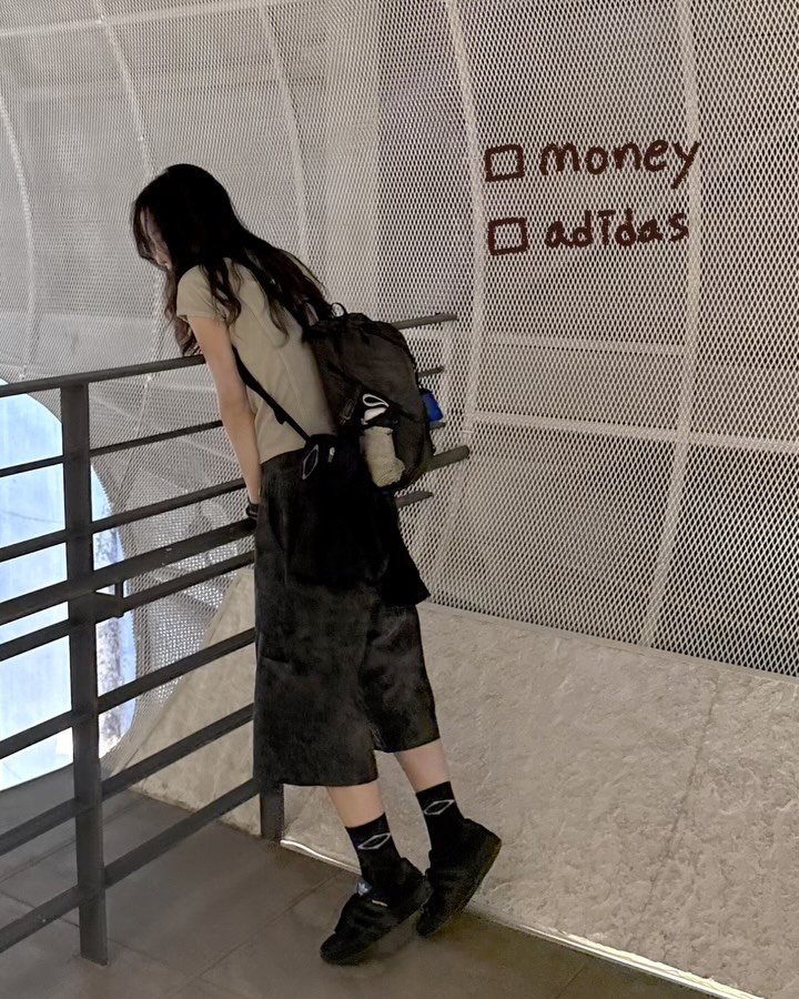 bipresent_ 게시물 이미지: what's your favorite? 
🧺
🌿
🍱
🏄🏻
🛖
⏳
더 더워지기 전에...