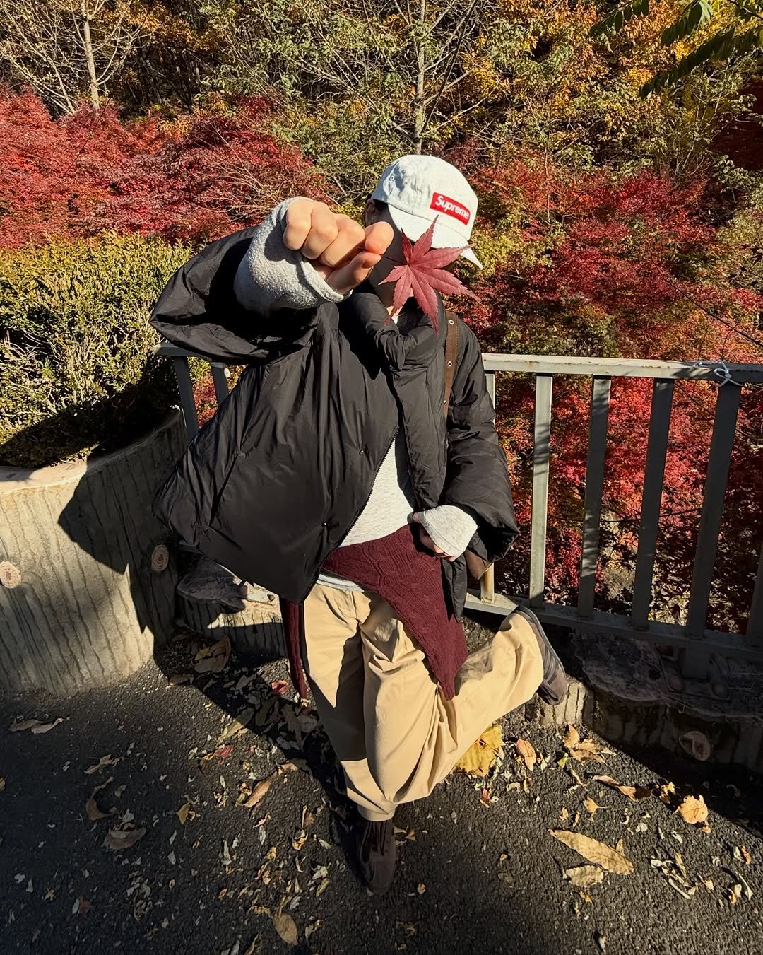 Photo by 현뱌 on December 04, 2025. May be an image of parka, park and text.