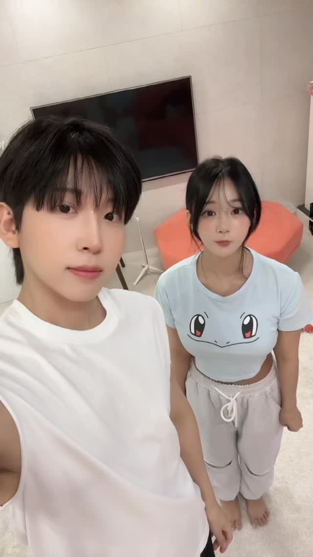 bj._.haru 게시물 이미지: 틱톡 찍자고 매일 조르는 여친