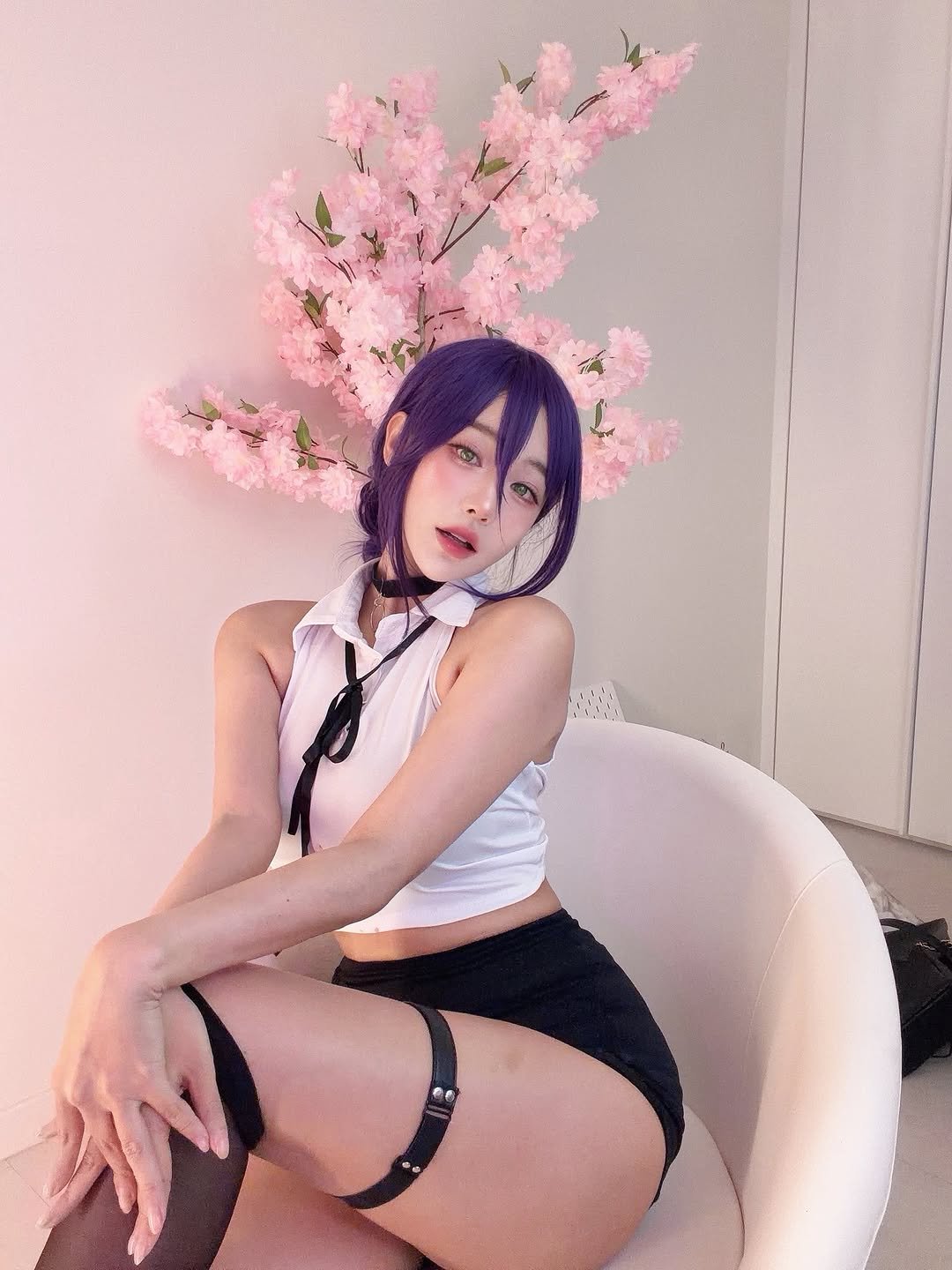 Photo by 하루S2 on October 21, 2025. May be an anime-style image of costume and text.