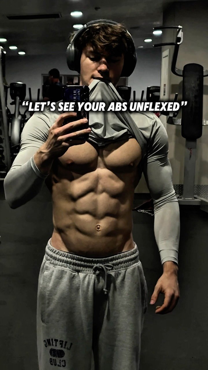 bjarnson_fitness 게시물 이미지: Flexed vs unflexed (I had an ab pump)...