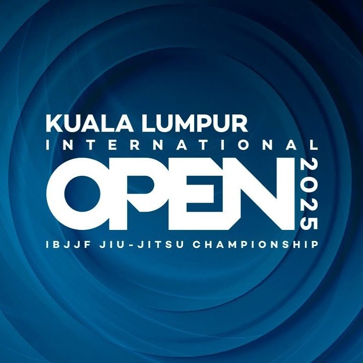 Photo by 주짓수매거진 on September 21, 2025. May be an image of text that says 'KUALA LUMPUR INTERNATIONAL L INTER R N OPEN 02 IBJJF JIU-JITSU CHAMPIONSHIP'.