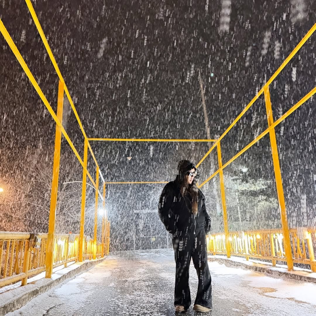 Photo by 풍자 on February 01, 2026. May be an image of suspension bridge and snow.