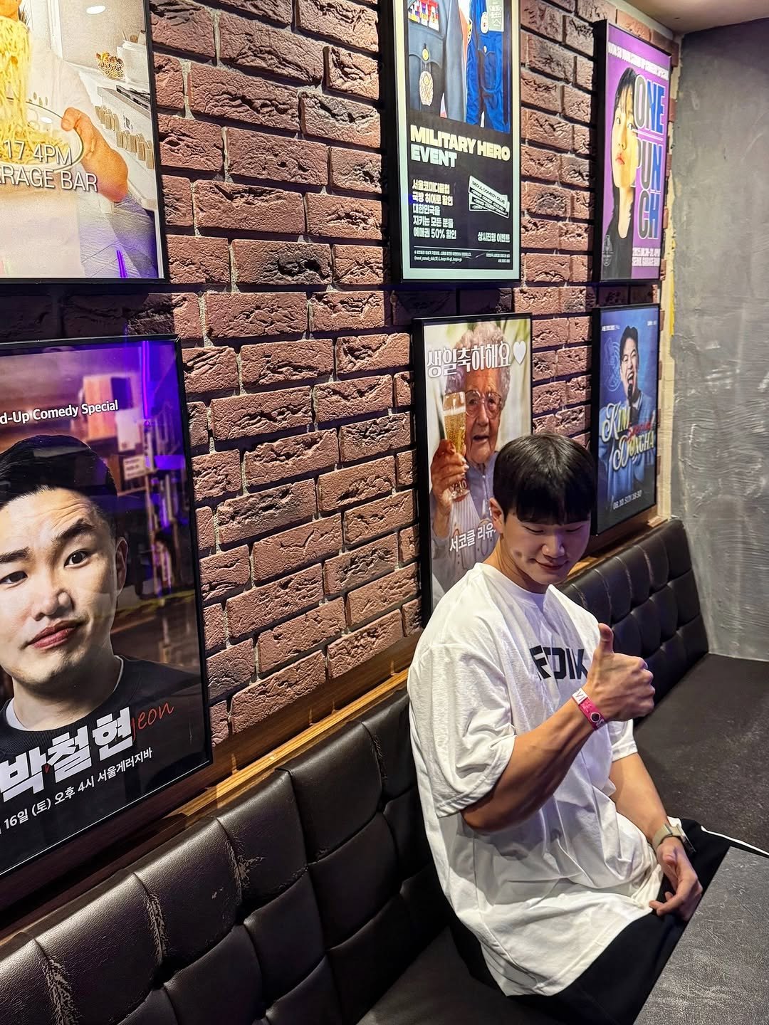 Photo shared by 운동하는윰점장 on August 03, 2025 tagging @seoul_comedy_club. May be an image of 2 people and text.