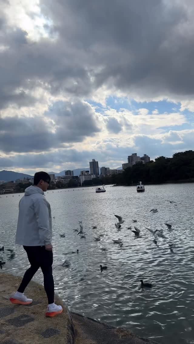 black_umin 게시물 이미지: 익숙함에 속아버린..우측통행

바람막이 - @hdex__official 
상의 -...