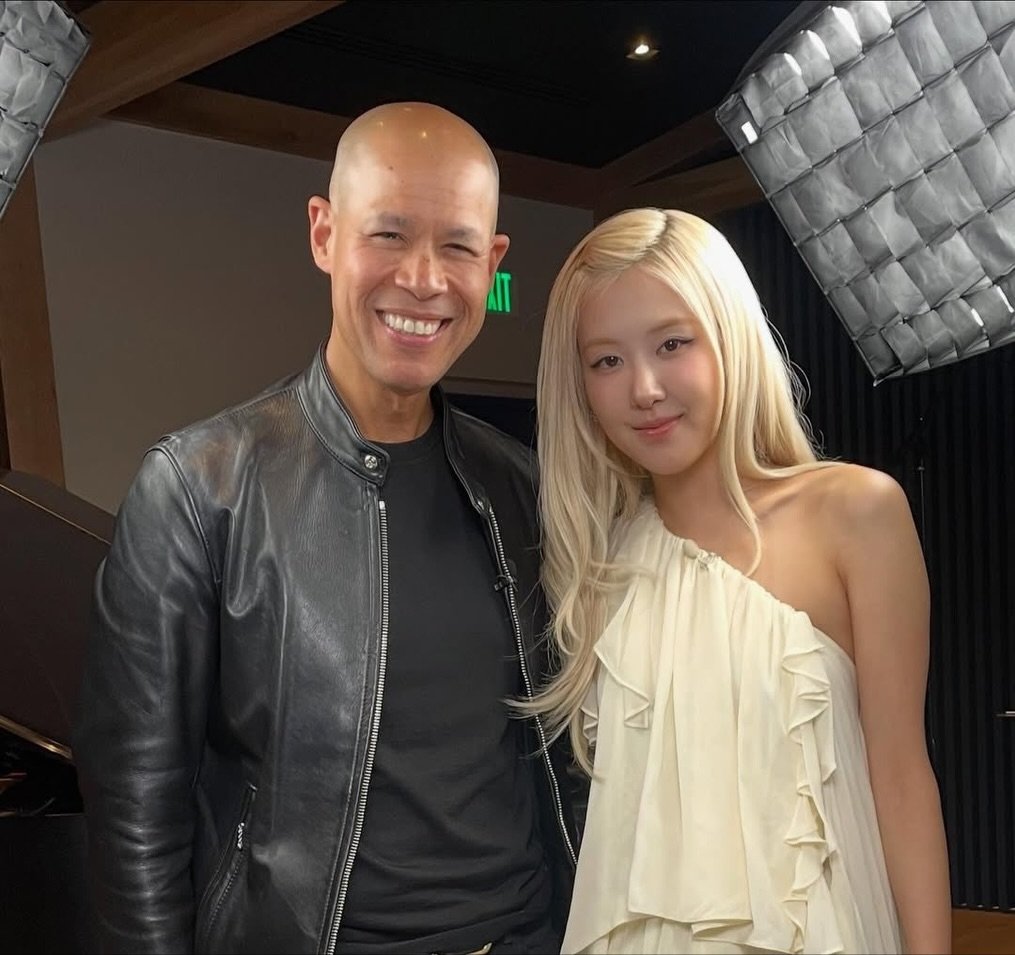 Photo shared by BLACKPINK | BLINK on November 20, 2025 tagging @cbsmornings, @blackpinkofficial, @jennierubyjane, @roses_are_rosie, @sooyaaa__, and @lalalalisa_m.