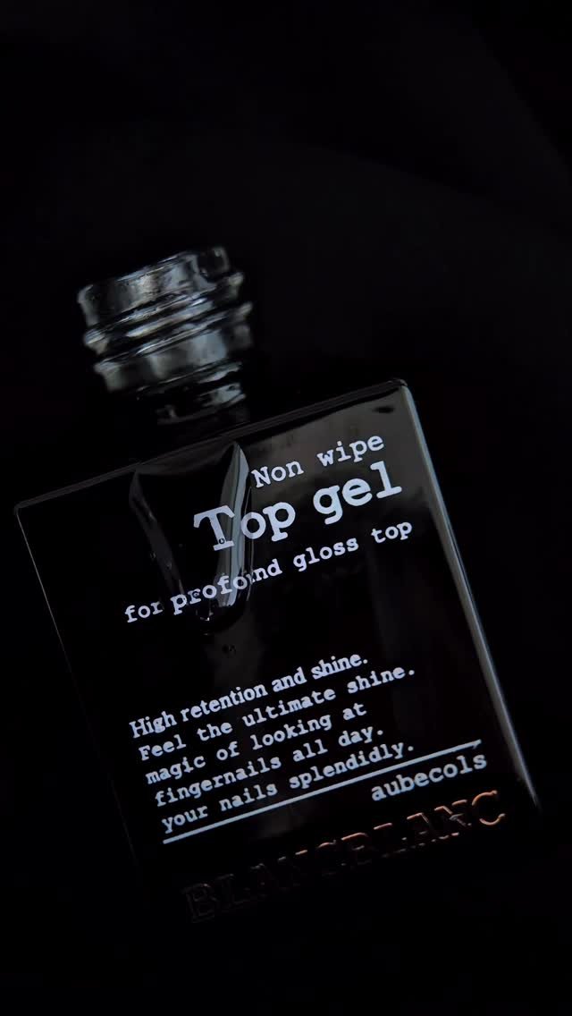 blanc8888 게시물 이미지: 🤍
한번만 써봐요.
딴거 못씀🖐🏻

파우더가 미친듯이 잘됨
광이 넘흐넘흐...