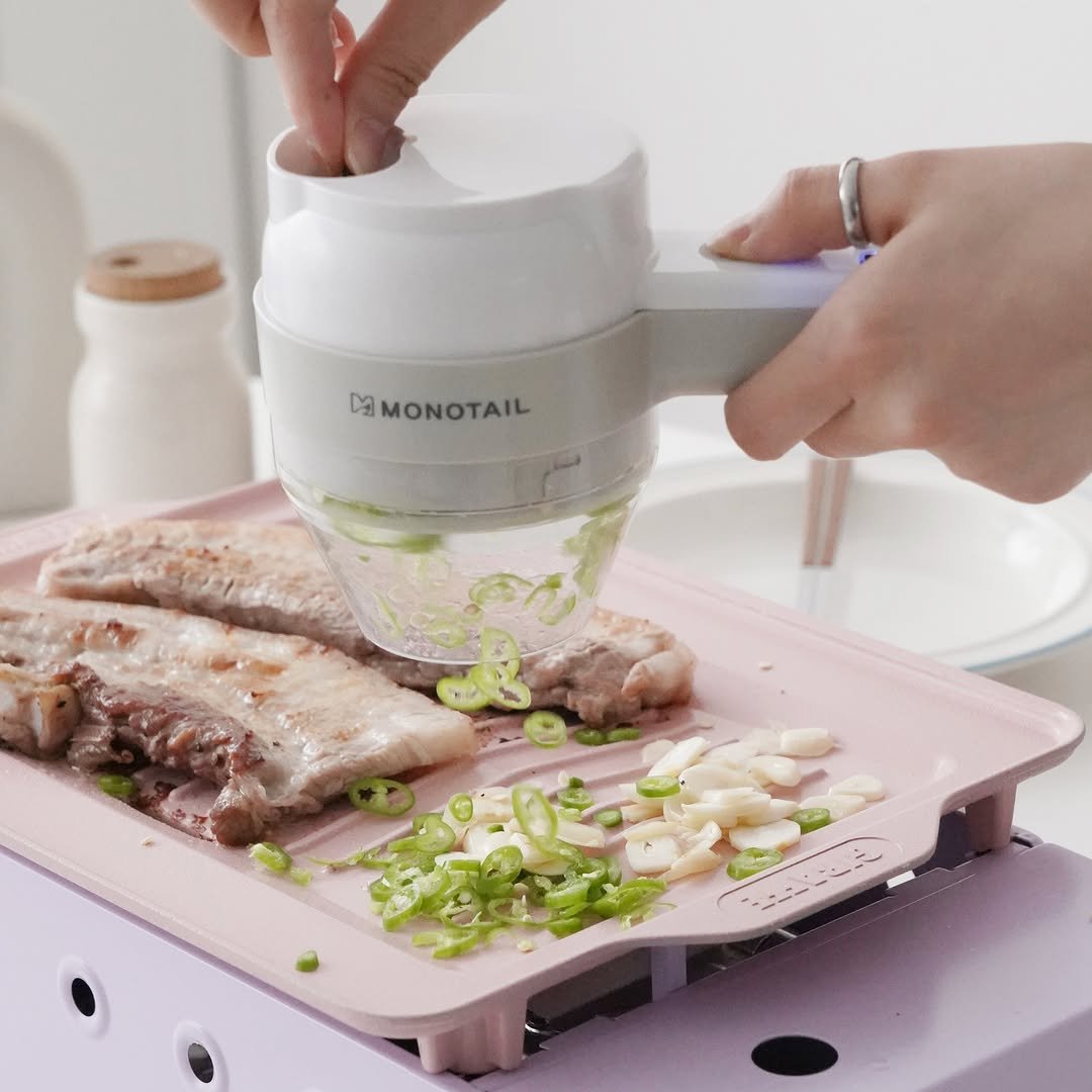 Photo by 블랑드라팡 blanc de lapin on February 10, 2026. May be an image of grinder, kitchen appliance, steamer, cooker and text that says 'Ca MONOTAIL'.