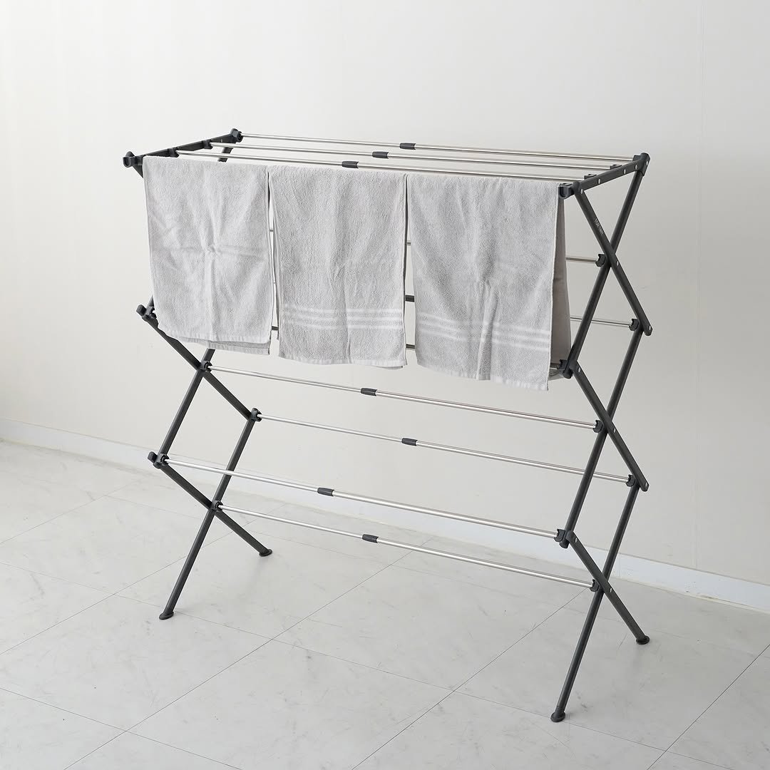 Photo by 블랑드라팡 blanc de lapin on November 07, 2025. May be an image of towel rack, rack, wash basin and text.