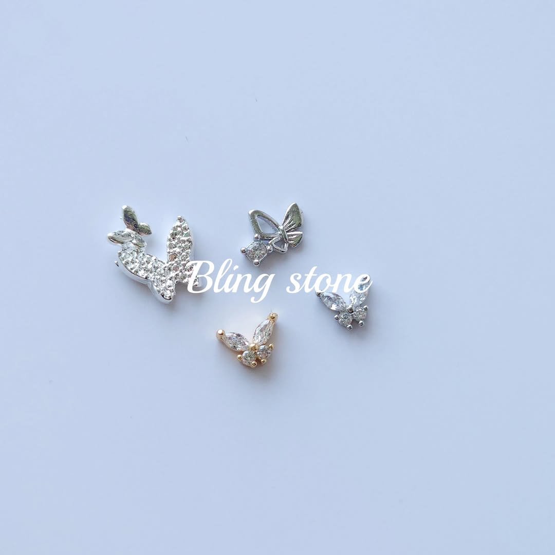 Photo by 대전네일재료 : 네일파츠 : 네일재료 : 블링스톤 on April 23, 2025.