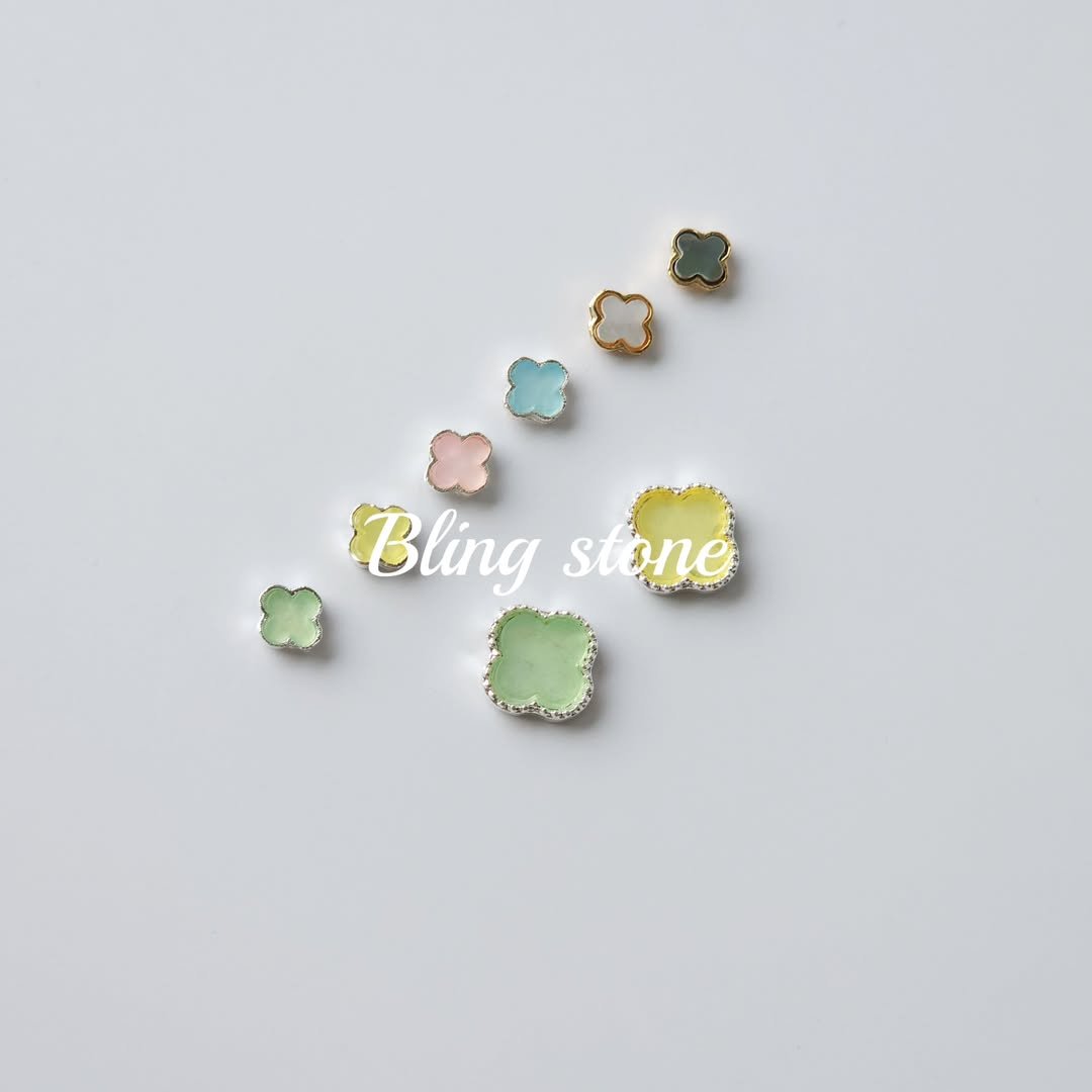 Photo by 대전네일재료 : 네일파츠 : 네일재료 : 블링스톤 on April 24, 2025.