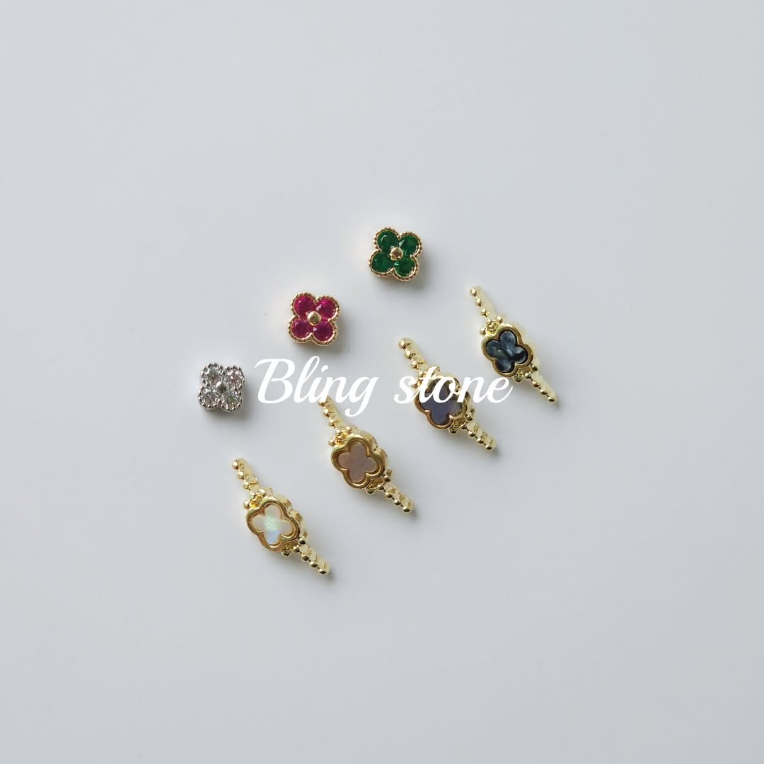 Photo by 대전네일재료 : 네일파츠 : 네일재료 : 블링스톤 on April 24, 2025.