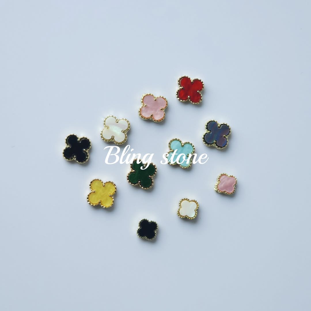 Photo by 대전네일재료 : 네일파츠 : 네일재료 : 블링스톤 on April 24, 2025.