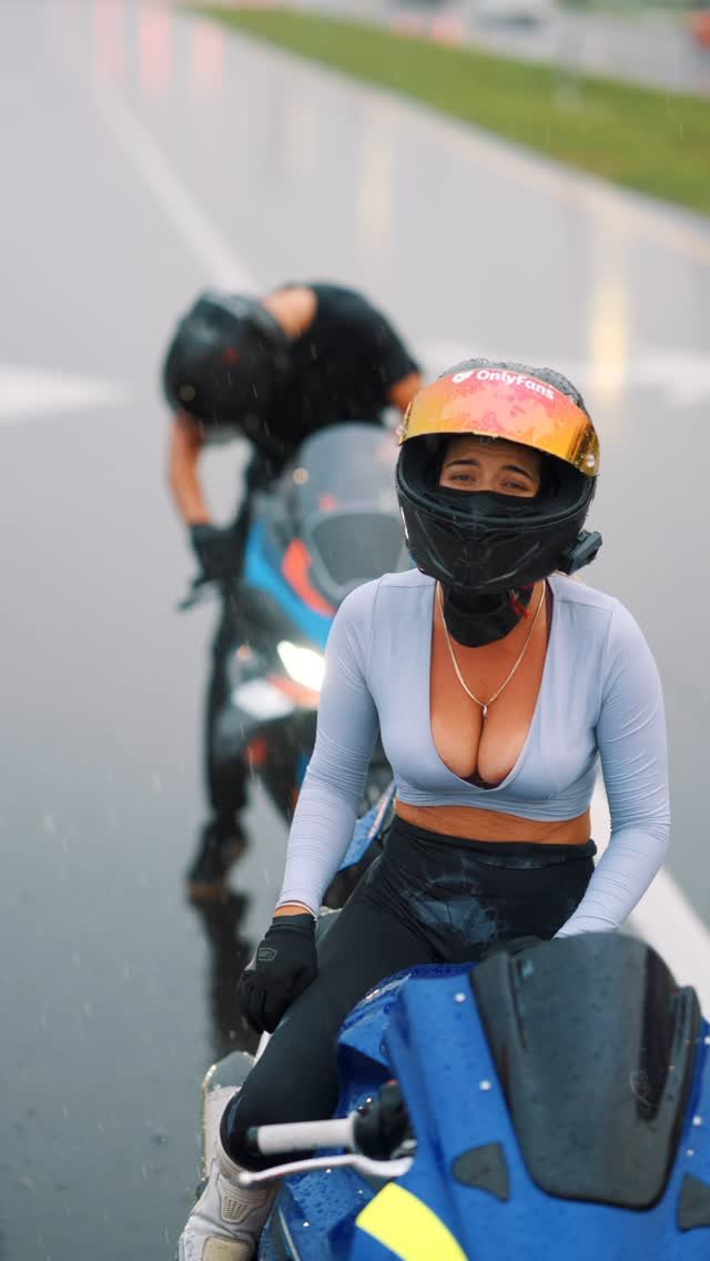blondiemotovlogs 게시물 이미지: BMW🤌🔥

#explorepage #bikelove #yamaha...
