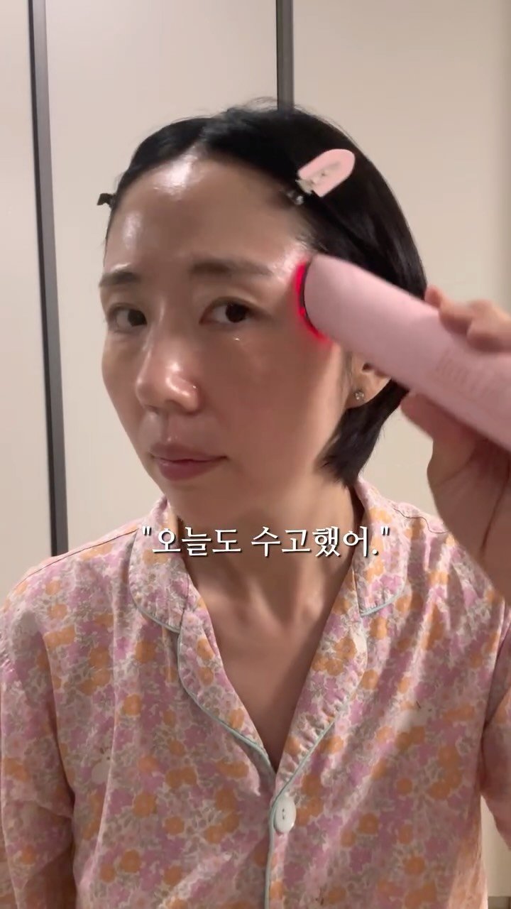 blooming_dada_ 게시물 이미지: 늘 가족이 먼저였던 우리에게.☺️

아이들 필요한 건 
망설임 없이 사면서,

정작...