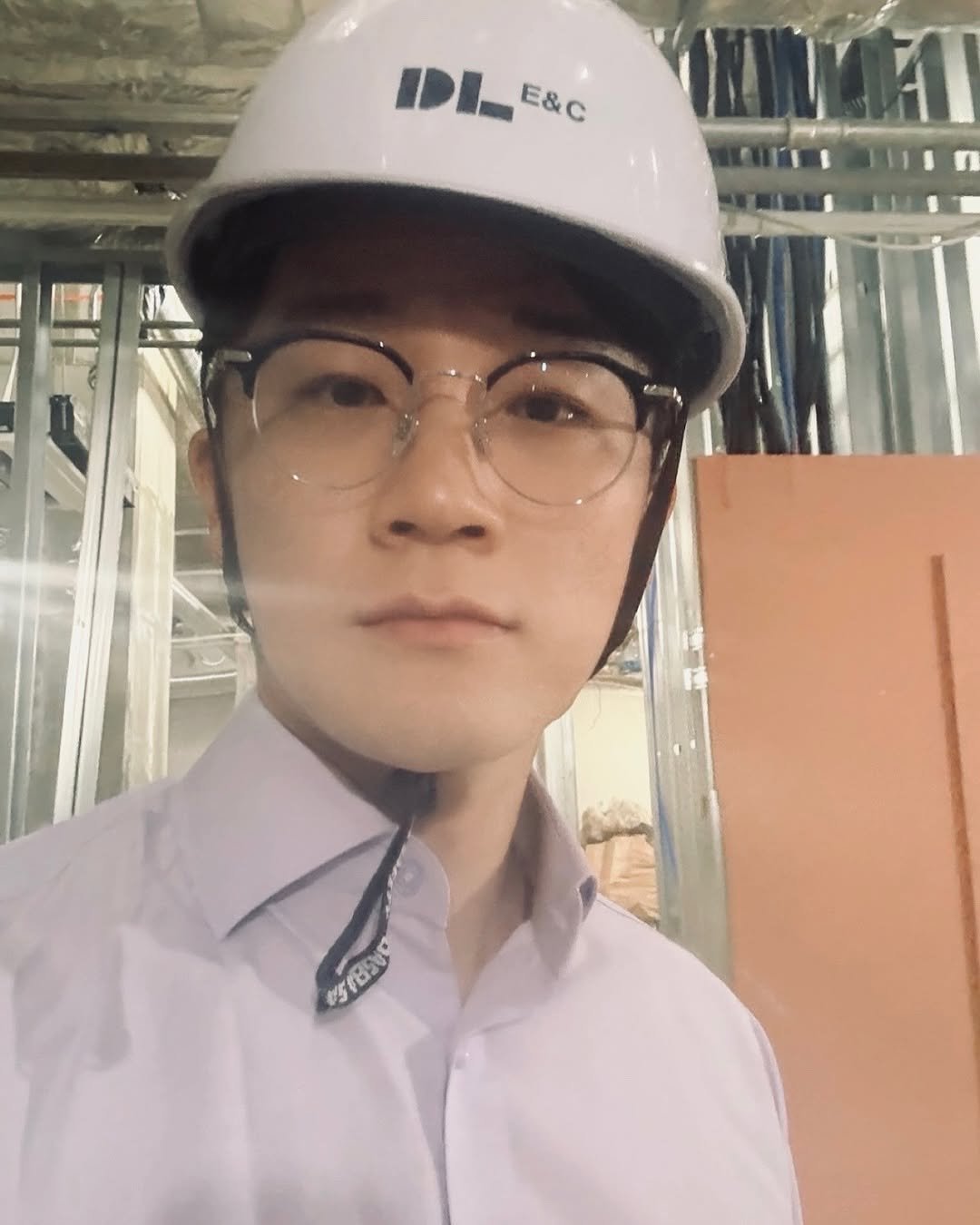 Photo by 박 주형 | 스포츠산업 9년차, 웰니스에 진심❤️🔥 on July 13, 2025. May be an image of 1 person, eyeglasses, helmet and text.
