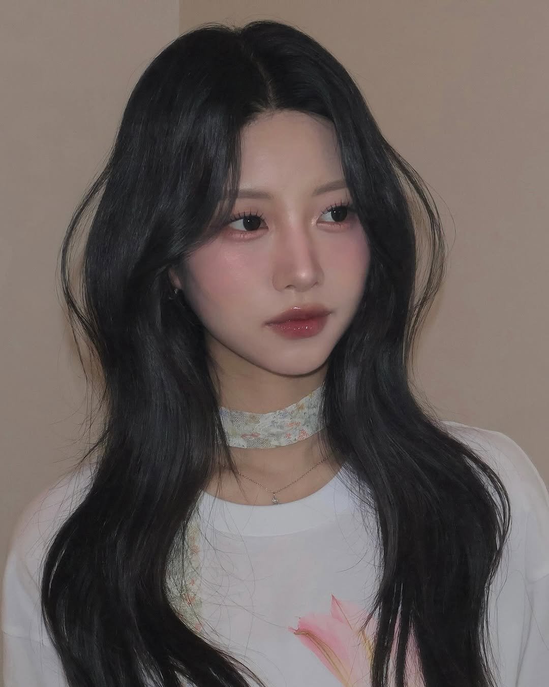 Photo by 벨르메종 디자이너 in 벨르메종 with @i0c0i, @wakemake_official, @clio_official, @ofracosmetics_korea, and @a.chicosmetics. May be an image of one or more people, hair and text.