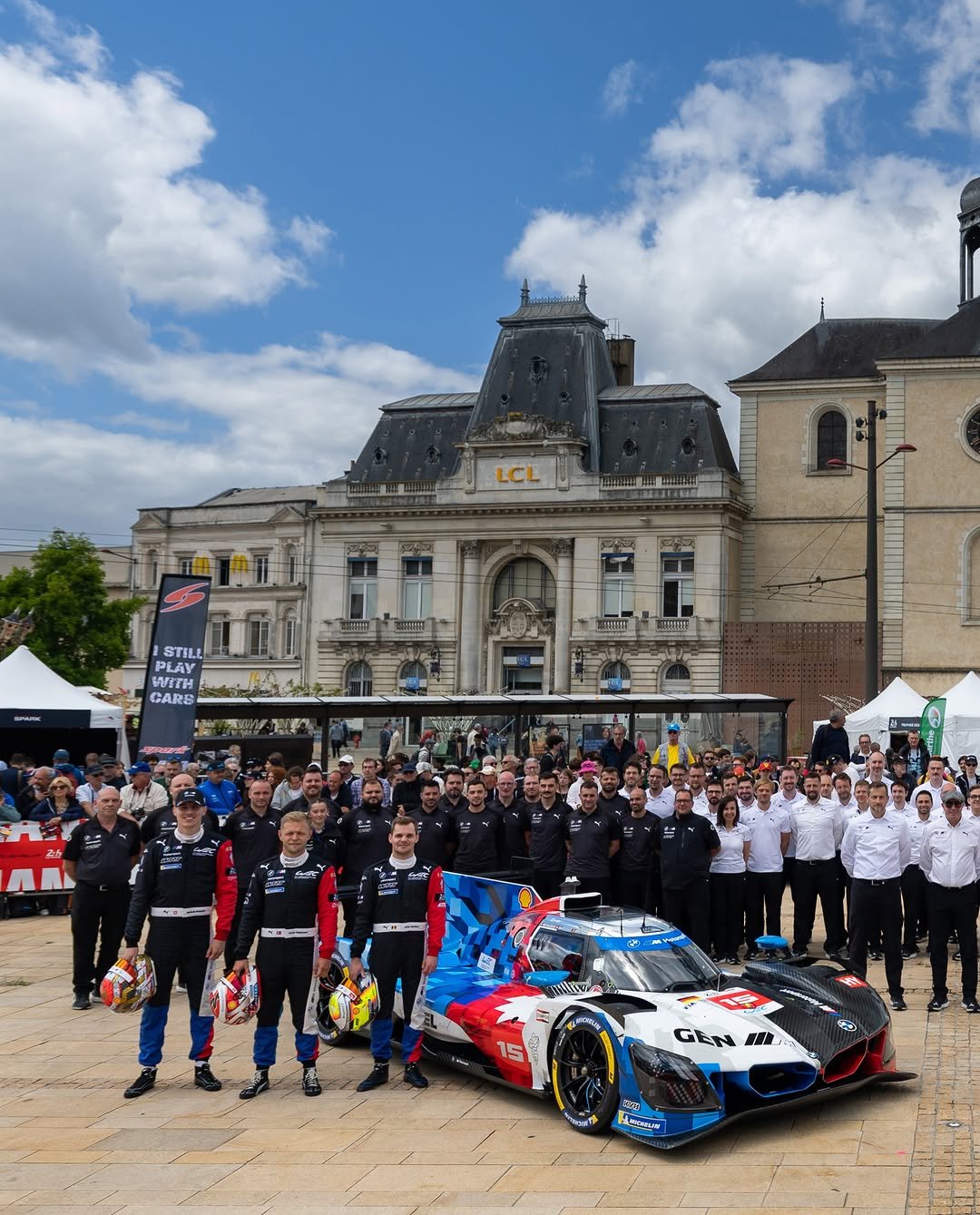 bmwmmotorsport 게시물 이미지: Two cars. Six drivers. One team. One mission....
