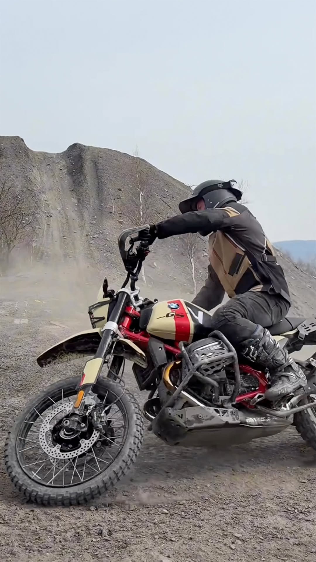 bmwmotorrad 게시물 이미지: The hill didn't stand a chance....