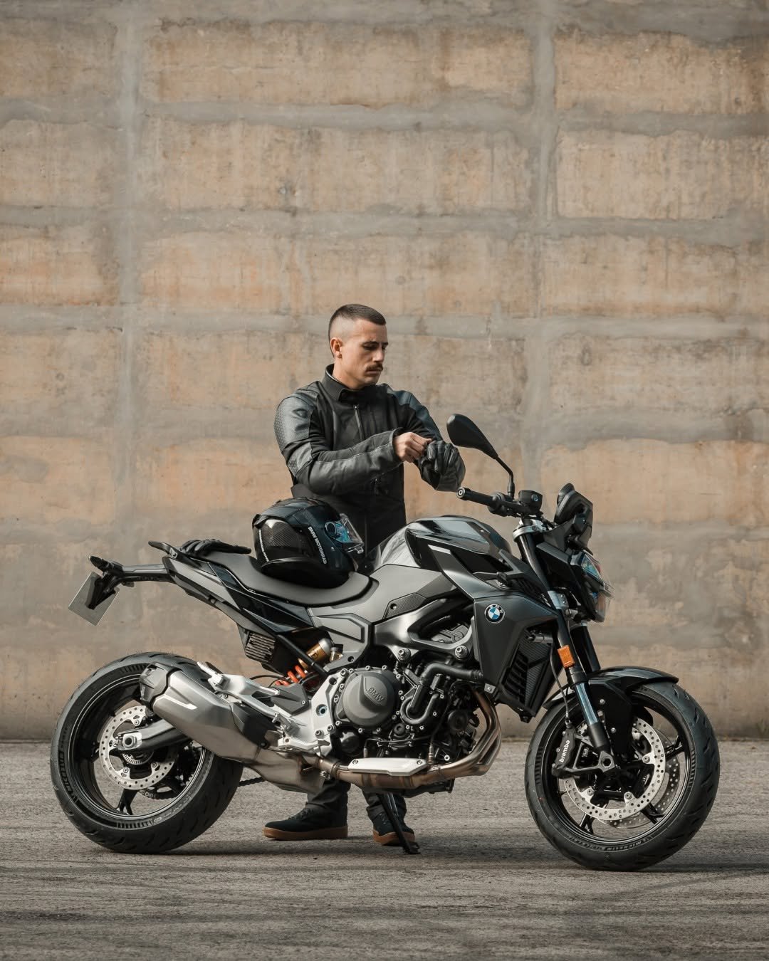 bmwmotorrad 게시물 이미지: Go ahead, swipe all you want. At some point...