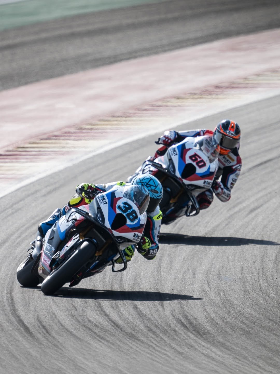 bmwmotorrad 게시물 이미지: When it gets tough, the team gets stronger....