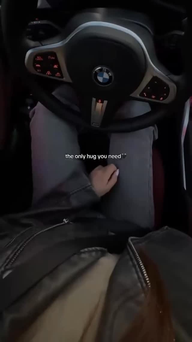 bmwusa 게시물 이미지: Some hugs are more exciting than others.

📸:...