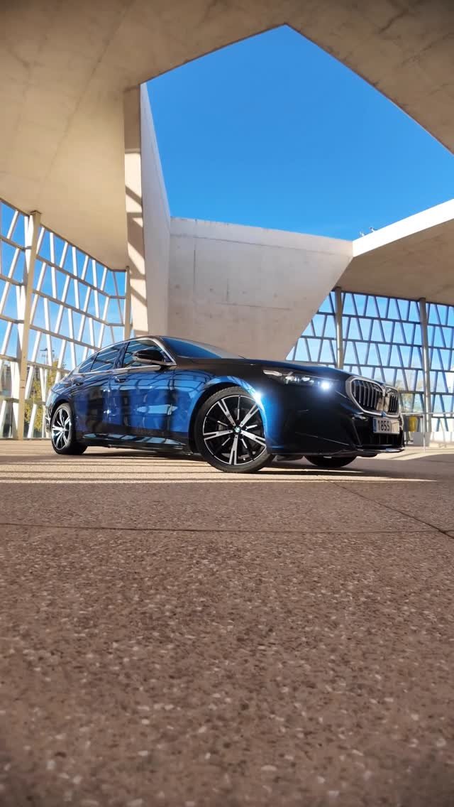 bmwusa 게시물 이미지: Athletic. Electric. Aesthetic. This is i5 energy.