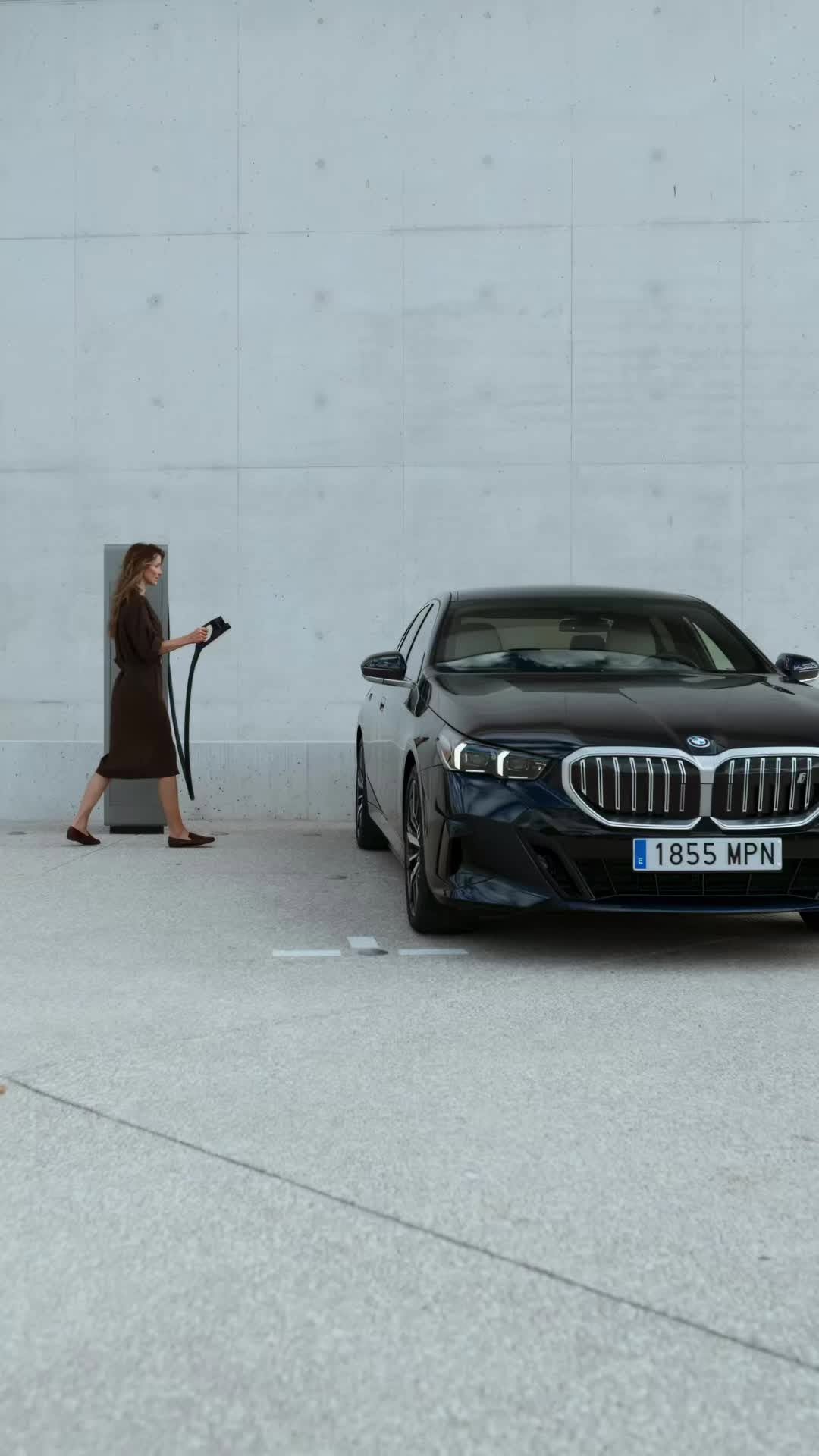 bmwusa 게시물 이미지: Range anxiety is one thing. Battery anxiety is...