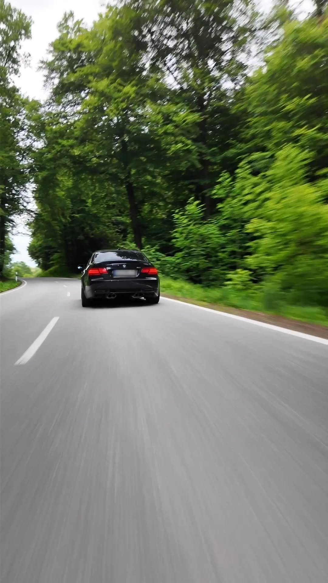 bmwusa 게시물 이미지: Nothing beats the V8 singing a cappella.

📸: @ricster.w