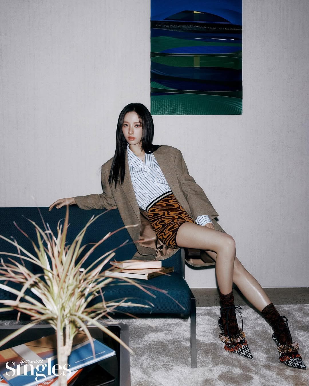 Photo shared by 김지연 Kim Ji Yeon on February 26, 2024 tagging @b_joeun, @songgge, @kyung.min.jung, @singlesmagazine, and @kimseongduck.