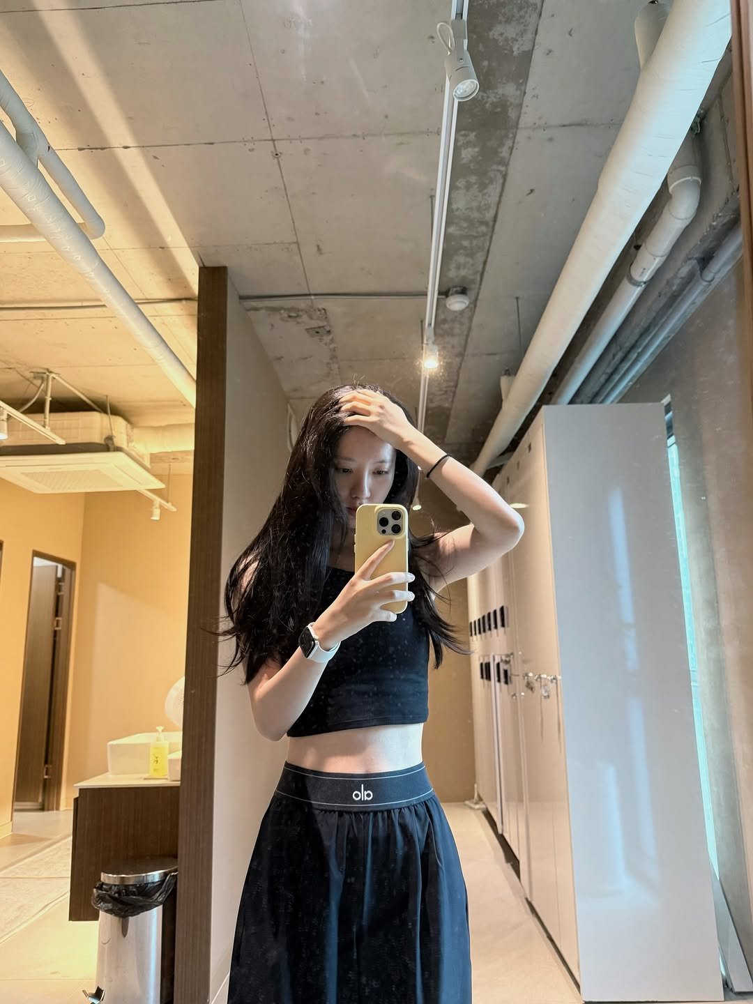 Photo by 김지연 Kim Ji Yeon on November 30, 2025. May be a selfie of one or more people, hair, sweatpants, mirror and text.
