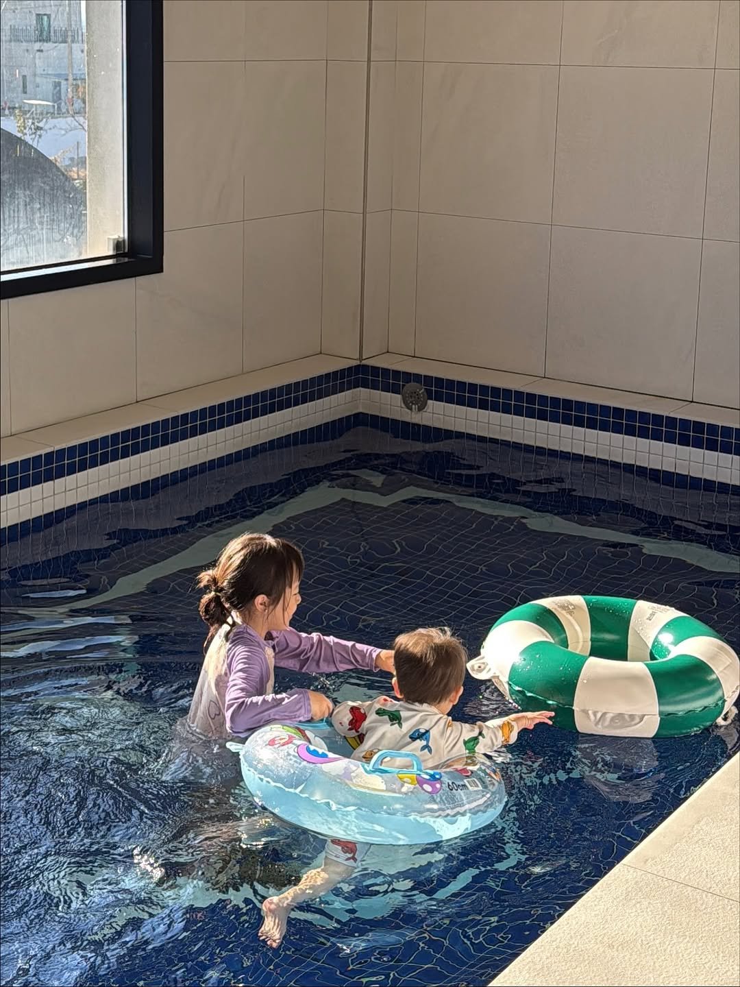 Photo shared by 석아영 on November 10, 2025 tagging @stay_bliss_, and @funzykidspoolvilla. May be an image of swimming, pool and text.