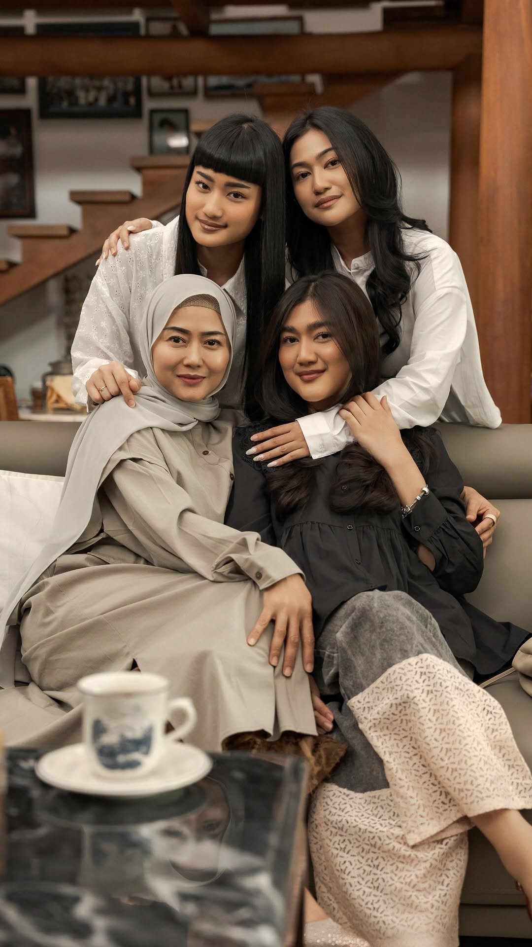 bobo_tokyo 게시물 이미지: Every memory, from childhood laughter to the...