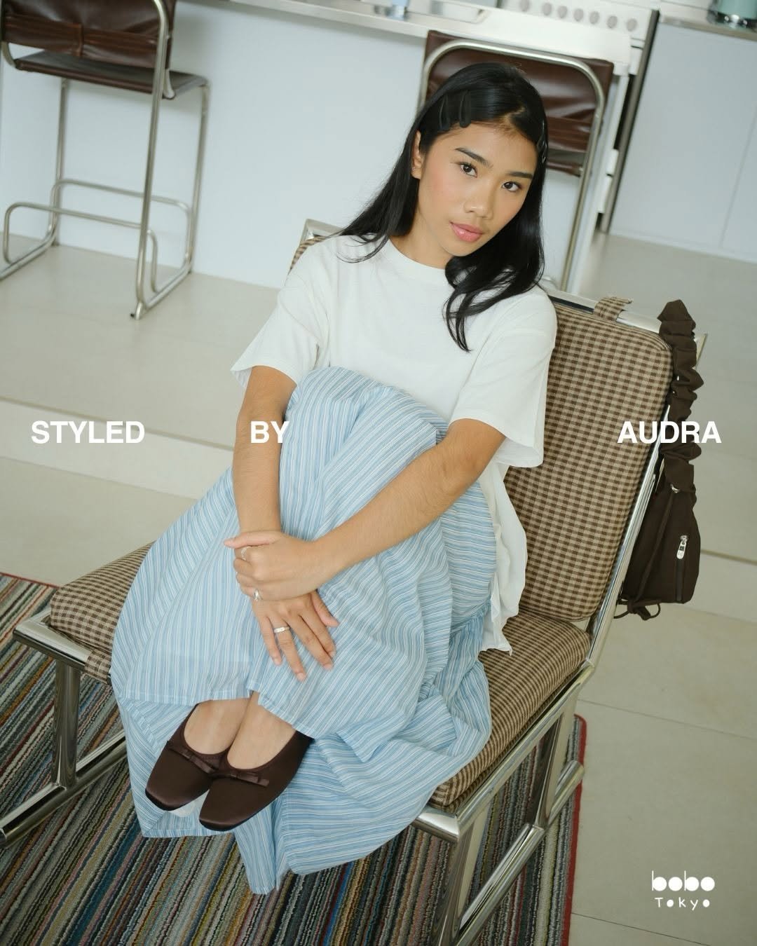 bobo_tokyo 게시물 이미지: A loose tee with a pleated back twist. An airy...