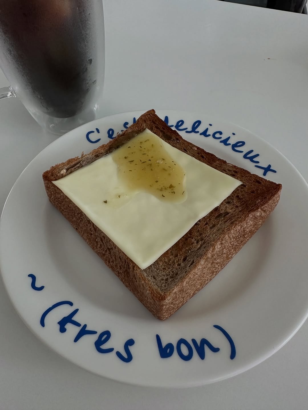 Photo by 밥설공주 on September 25, 2025. May be an image of dessert, toast and text.