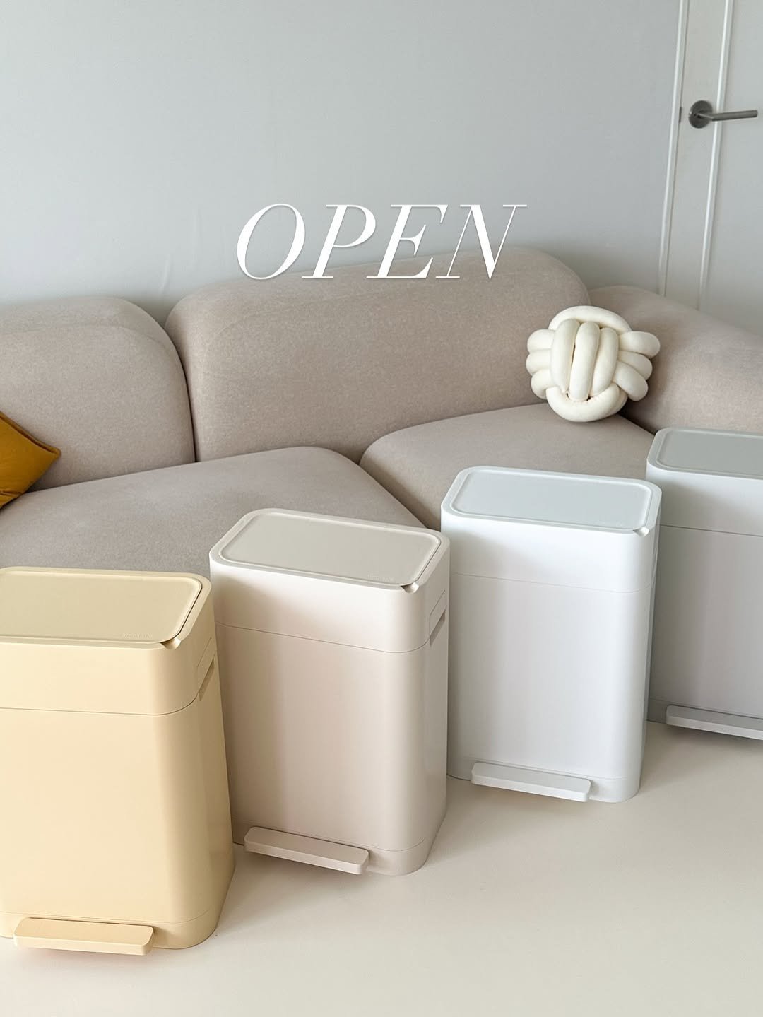 Photo by 밥설공주 on September 26, 2025. May be an image of kitchenware, carton, hamper, container and text that says 'OPEN'.