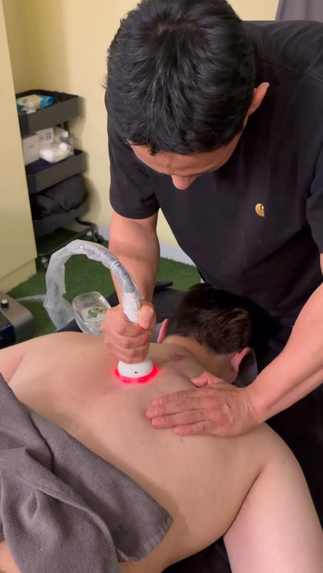 bodycare_core 게시물 이미지: .
#뷰티니스바디케어 
.
흉추 측만 & 목 견인성 통증완화를 목적으로...