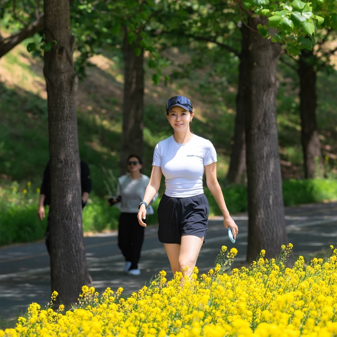 bodytutor_chaeeun 게시물 이미지: 유채꽃 축제에서 러닝하려고 했는데
사람이 너무 많아서 결국 제대로 뛰진...
