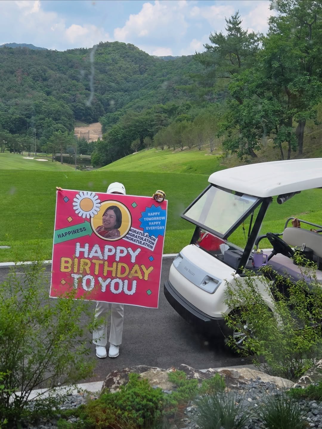 bodytutor_chaeeun 게시물 이미지: ,
상큼함과 귀요미를 맡고있는 그녀의 생일을 위한
서프라이즈 대환장 파티!
-
언니...
