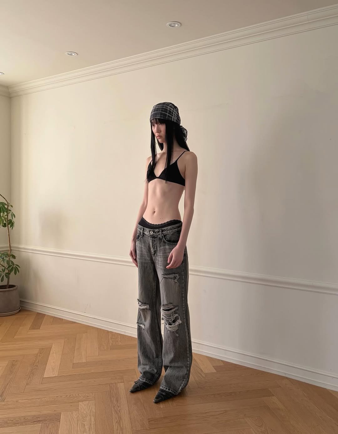 bohemian_seoul 게시물 이미지: 26SS🫧
 
-Highlight damage wide pants, gray