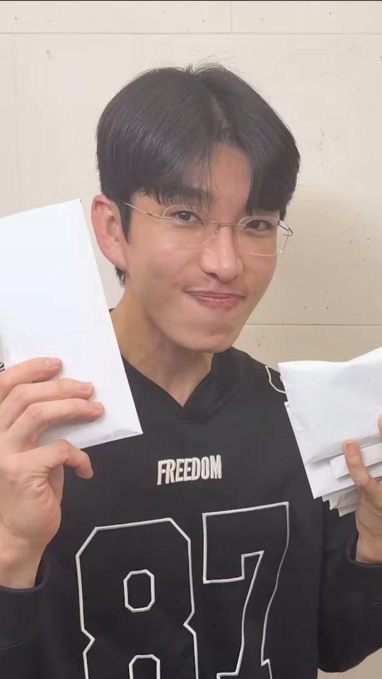 bokyem123_ 게시물 이미지: 전국 직접 찾아가서 현금선물 드리겠습니다

#보겸 #보겸TV