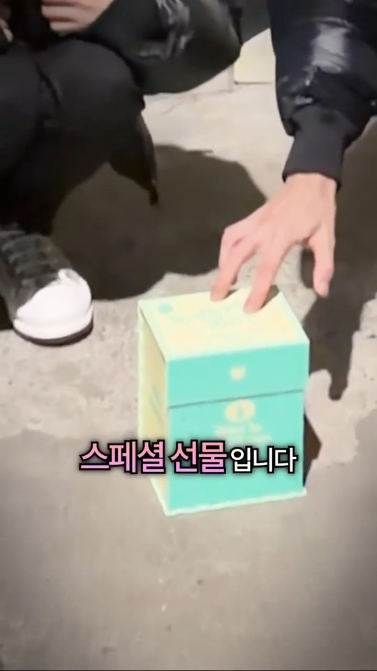 bokyem123_ 게시물 이미지: 팔로워에게 돈 주고싶어서 안달난 보겸

#보겸 #보겸TV