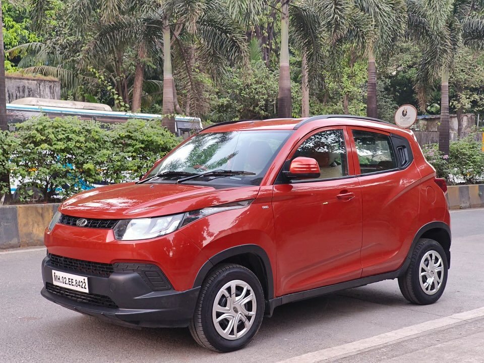 Photo by BOMBAY MOTORS on November 16, 2025. May be an image of car, wheel, minivan and text that says 'WH.02.EE.8422 WH.02 E8422'.