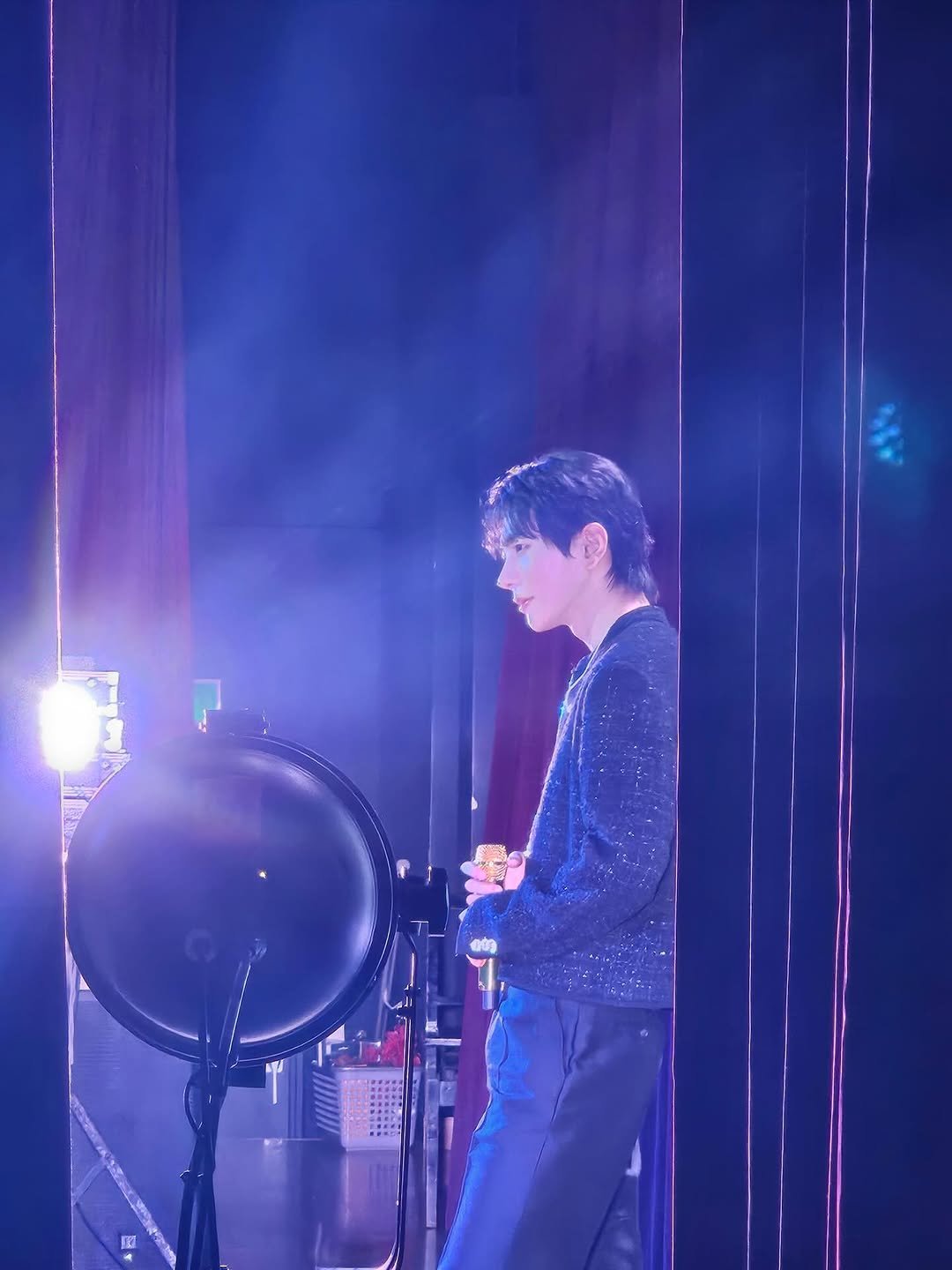 Photo by 최보민 (CHOI BOMIN) on February 06, 2026. May be an image of microphone, tambourine, concert and text.