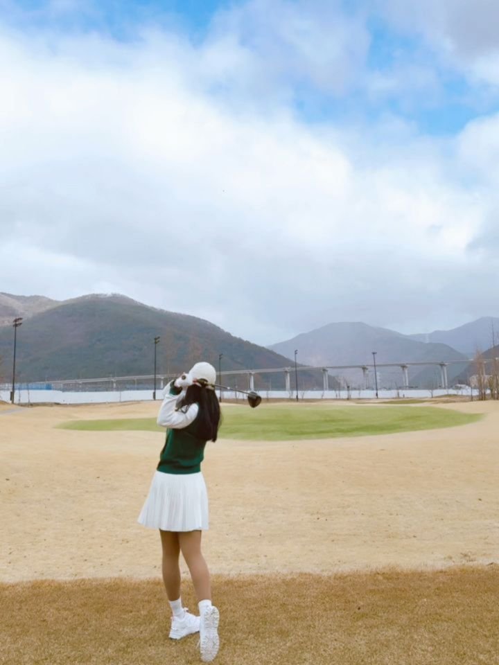 bomiya98 게시물 이미지: [협찬] 야구점퍼 좋아하세요?
저는 너무 좋아하는 디자인이라
데일리룩으로도...