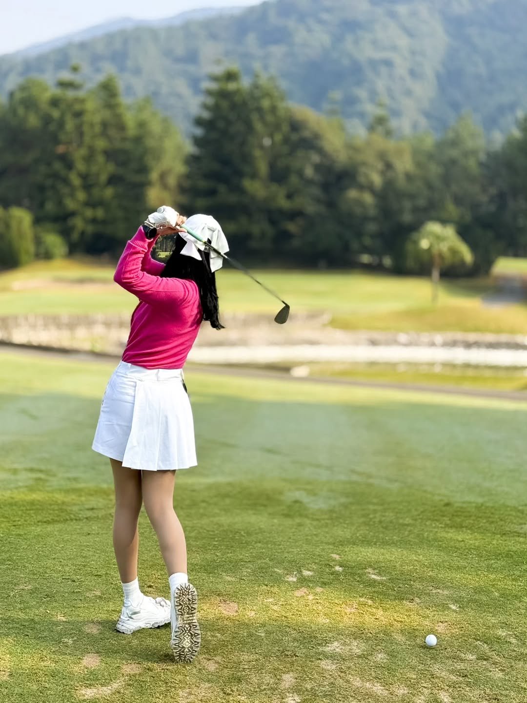 Photo shared by 보미 on February 19, 2026 tagging @voicecaddie_kor. May be an image of golf, golf club, golf course and text.