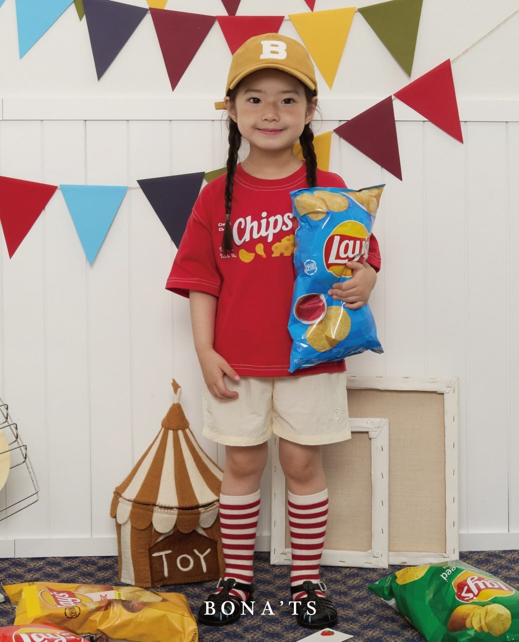 bonats.official 게시물 이미지: 먹지마쉐요 옷에 양보하쉐요 
Cheese Chips - 🧀

감자칩은...
